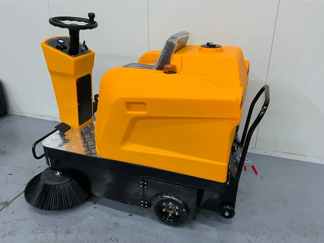 Jcb - b4 - zelfrijdende veegmachine - afbeelding 10 van  16