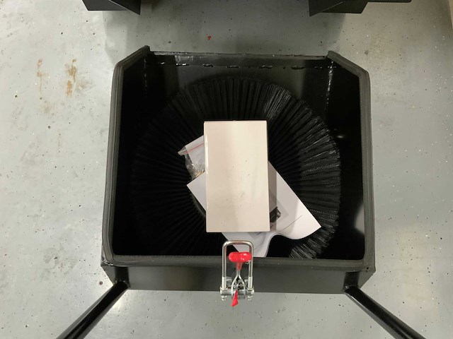 Jcb - b4 - zelfrijdende veegmachine - afbeelding 4 van  17