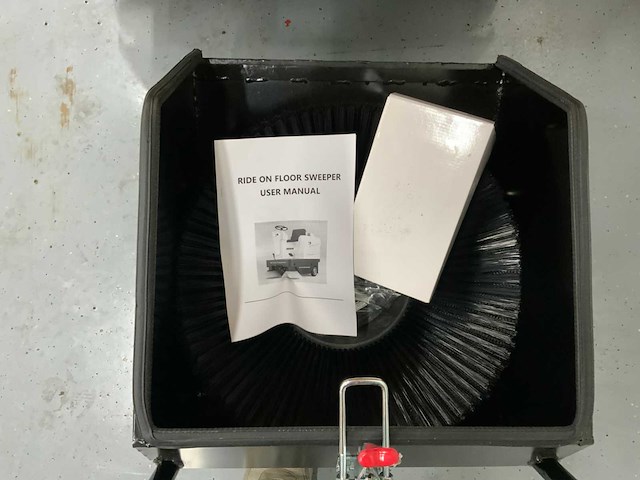 Jcb - b4 - zelfrijdende veegmachine - afbeelding 5 van  17