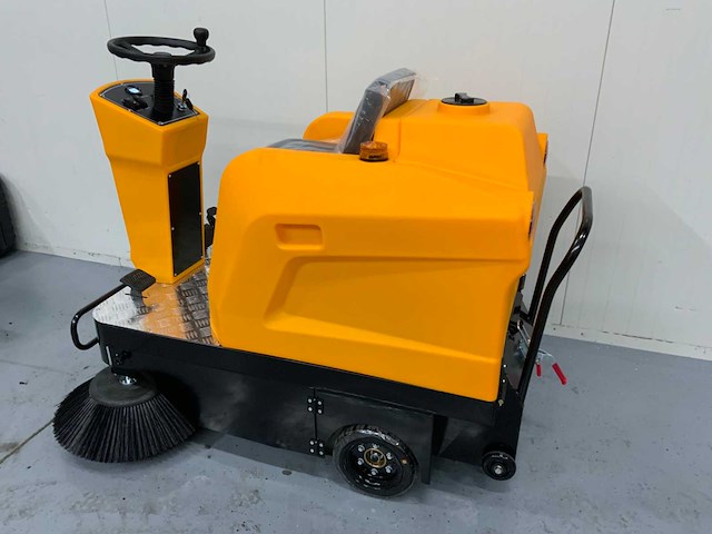 Jcb - b4 - zelfrijdende veegmachine - afbeelding 12 van  17