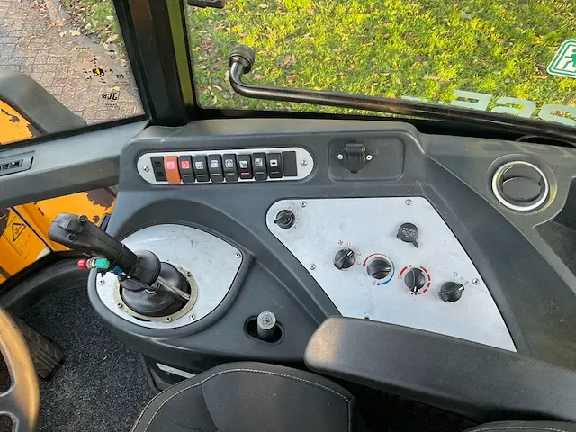 Jcb 426e agri shovel - afbeelding 27 van  47