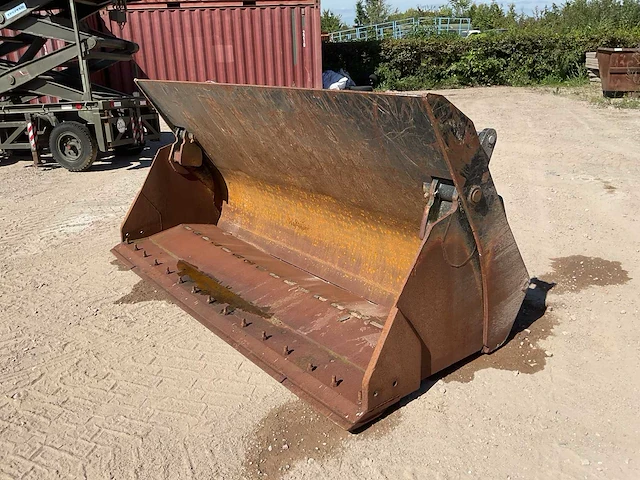 Jcb grondbak - afbeelding 1 van  7