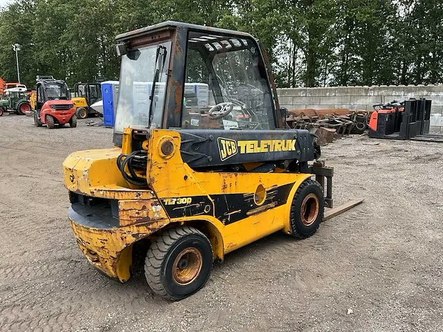 Jcb tlt30d verreiker - afbeelding 18 van  22