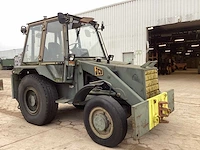 Jcb tweewielaangedreven landbouwtractor - afbeelding 2 van  11
