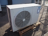 J&e hall - afbeelding 2 van  9