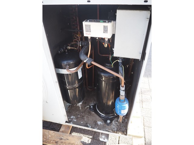 J&e hall - afbeelding 5 van  9