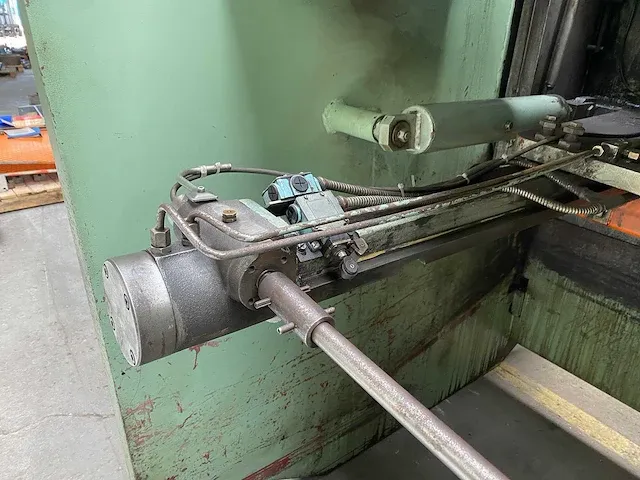 Jean perrot ph 2016, 2000x16mm guillotine shears - afbeelding 18 van  20