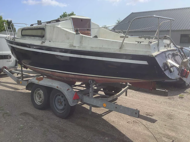 Jeanneu zeiljacht met trailer - afbeelding 2 van  4