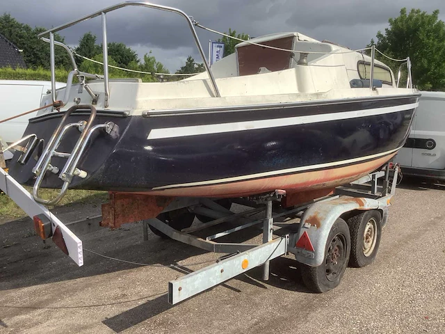 Jeanneu zeiljacht met trailer - afbeelding 3 van  4