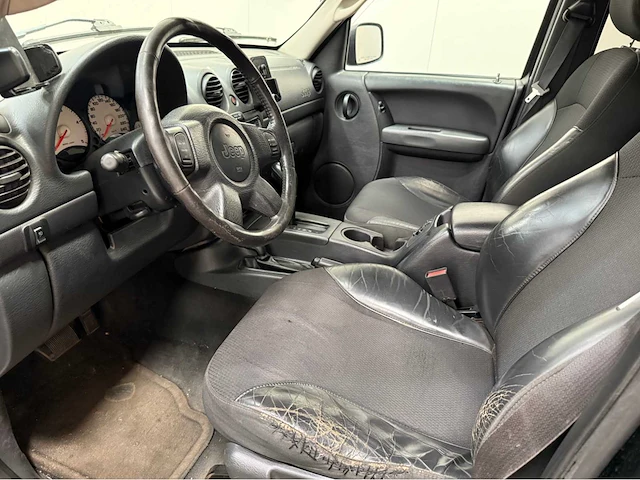 Jeep - cherokee - bedrijfswagen - 2004 - afbeelding 10 van  34