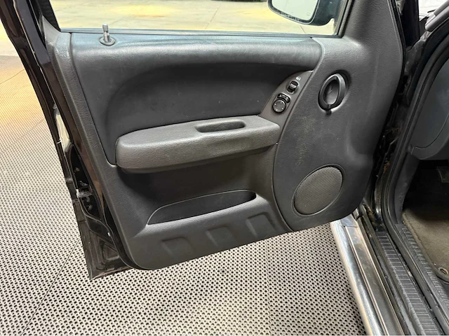 Jeep - cherokee - bedrijfswagen - 2004 - afbeelding 22 van  34