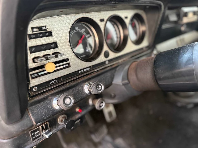 Jeep - cherokee - chief widetrack - v8 - lpg - 4x4 - oldtimer - 1977 - afbeelding 14 van  44