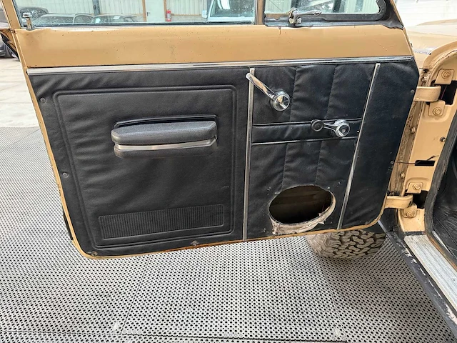 Jeep - cherokee - chief widetrack - v8 - lpg - 4x4 - oldtimer - 1977 - afbeelding 32 van  44