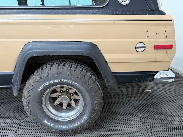 Jeep - cherokee - chief widetrack - v8 - lpg - 4x4 - oldtimer - 1977 - afbeelding 38 van  44