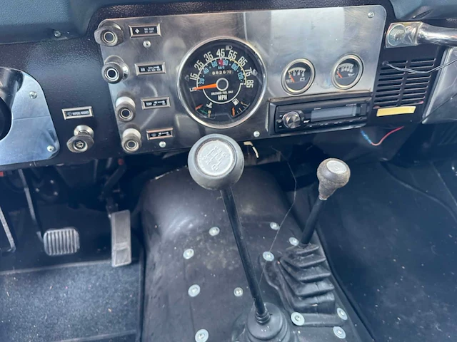 Jeep - cj 7 wrangler - oldtimer - afbeelding 15 van  30