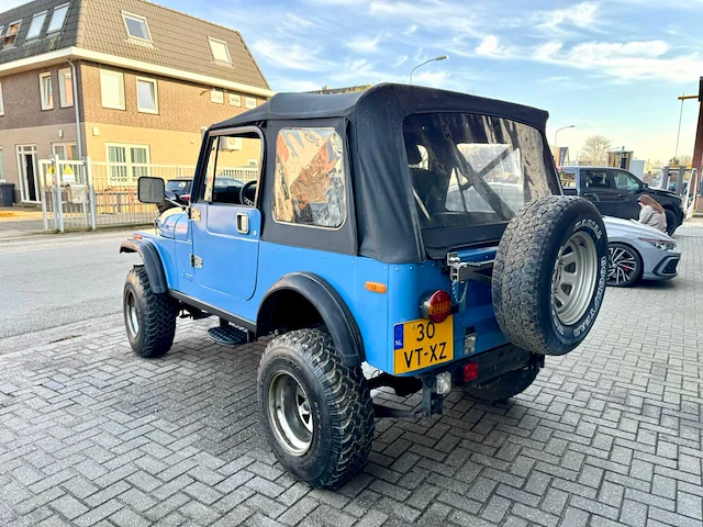 Jeep - cj 7 wrangler - oldtimer - afbeelding 25 van  30
