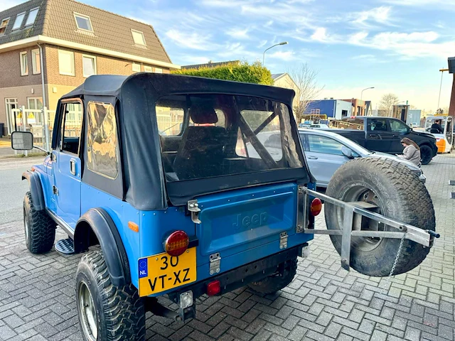Jeep - cj 7 wrangler - oldtimer - afbeelding 29 van  30