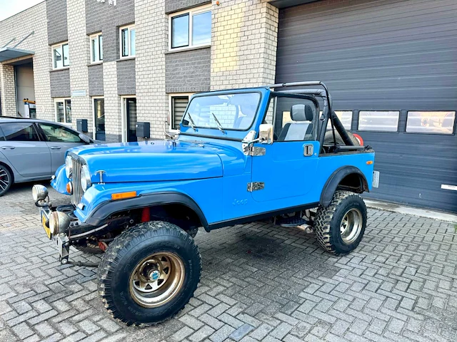 Jeep - cj 7 wrangler - oldtimer - afbeelding 30 van  30