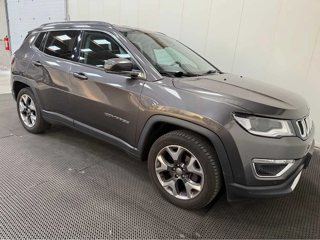 Jeep - compass - personenauto - 2019 - afbeelding 2 van  31