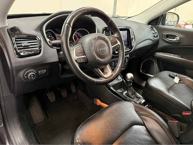 Jeep - compass - personenauto - 2019 - afbeelding 8 van  31