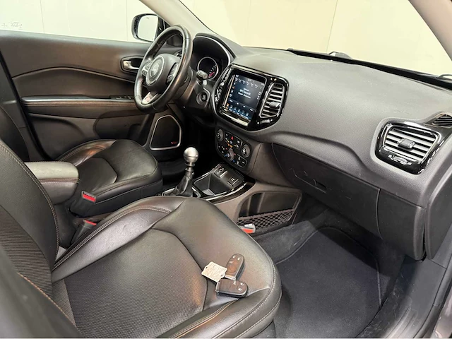 Jeep - compass - personenauto - 2019 - afbeelding 11 van  31