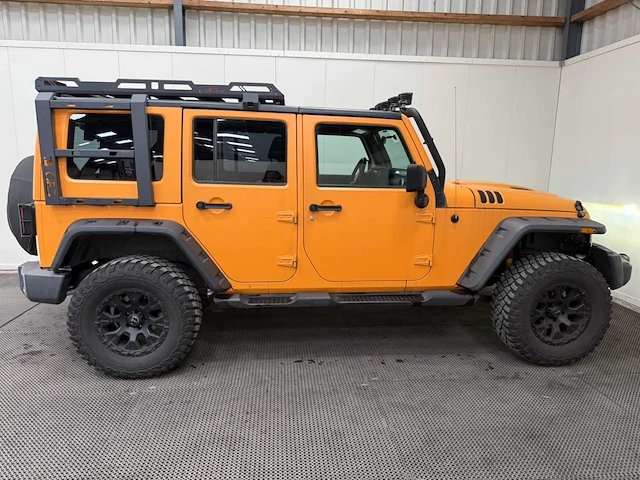 Jeep - wrangler unlimited - 3.8 v6 - personenauto - 2009 - afbeelding 2 van  36