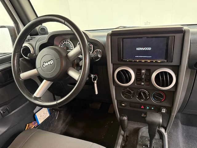 Jeep - wrangler unlimited - 3.8 v6 - personenauto - 2009 - afbeelding 10 van  36
