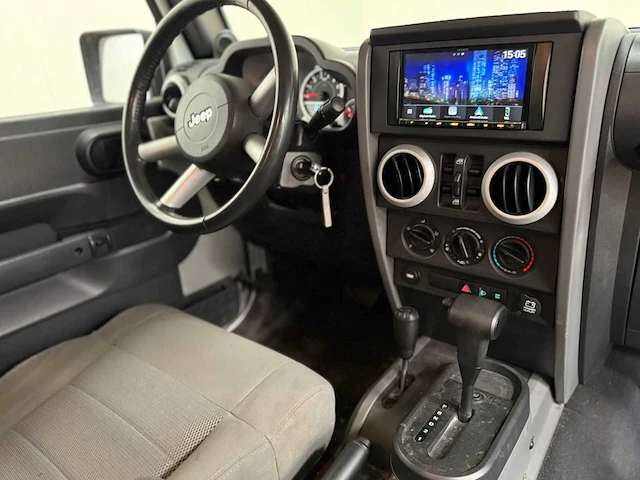 Jeep - wrangler unlimited - 3.8 v6 - personenauto - 2009 - afbeelding 14 van  36