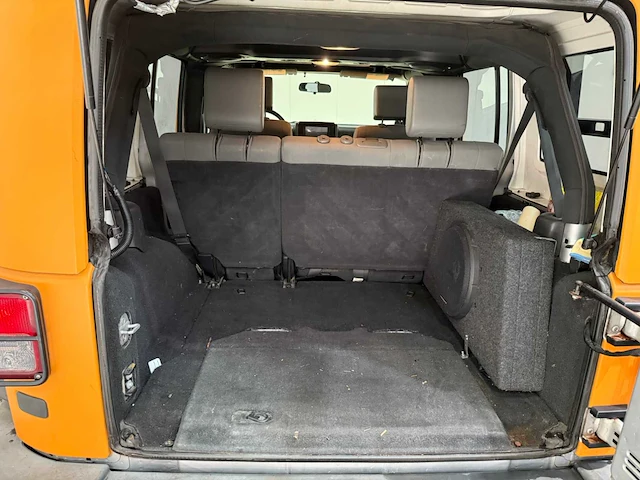 Jeep - wrangler unlimited - 3.8 v6 - personenauto - 2009 - afbeelding 18 van  36
