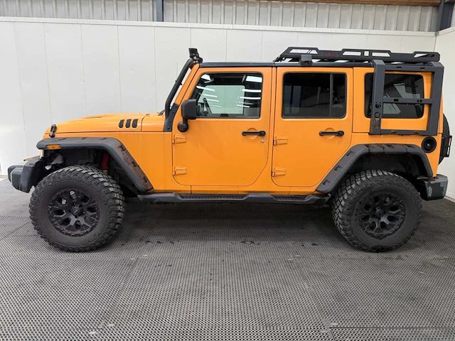 Jeep - wrangler unlimited - 3.8 v6 - personenauto - 2009 - afbeelding 33 van  36