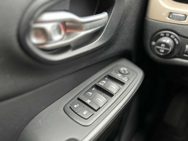 Jeep cherokee 2.0 longtitude; rd-144-v - afbeelding 21 van  29