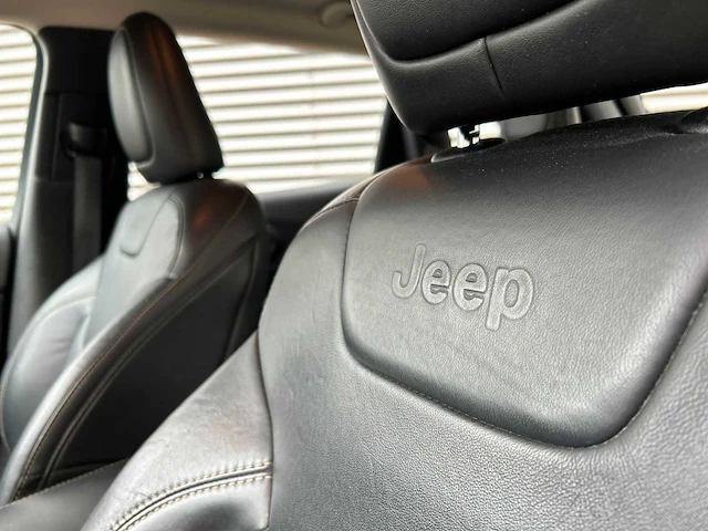 Jeep cherokee 2.0 longtitude; rd-144-v - afbeelding 28 van  29