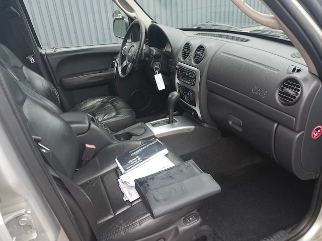 Jeep cherokee 2.8 crd sport airco cruise 4x4 automaat, 63-bp-vz - afbeelding 15 van  29