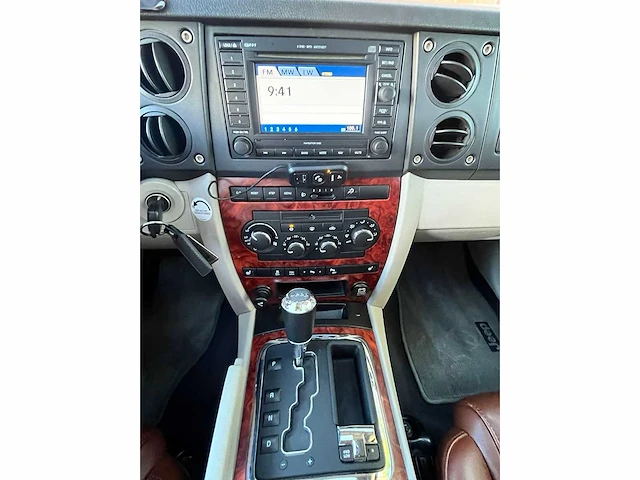 Jeep commander 4.7 v8 laredo, automaat, 52-tt-kh - afbeelding 9 van  17