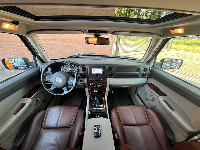 Jeep commander 4.7 v8 laredo, automaat, 52-tt-kh - afbeelding 15 van  17