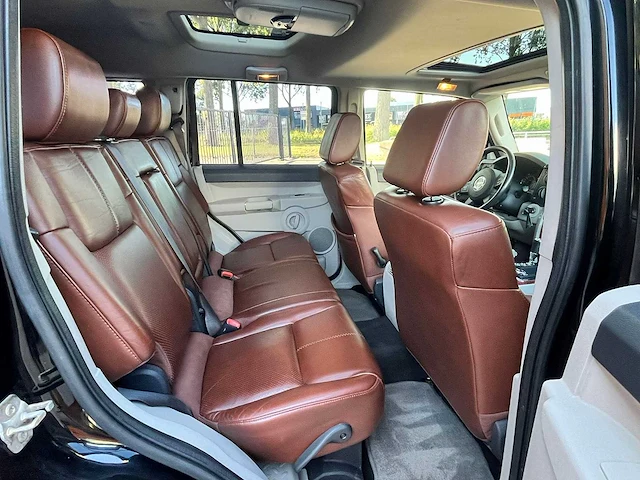 Jeep commander 4.7 v8 laredo, automaat, 52-tt-kh - afbeelding 17 van  17