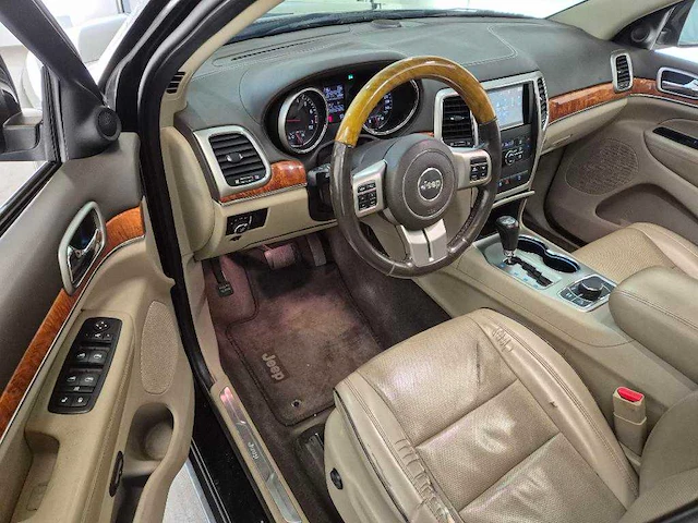 Jeep grand cherokee 3.6 overland 2011 | 94-nxz-9 - afbeelding 11 van  24
