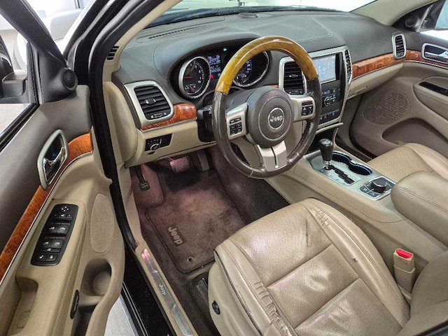 Jeep grand cherokee 3.6 overland 2011 | 94-nxz-9 - afbeelding 19 van  24