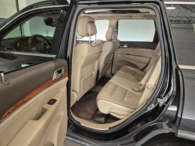 Jeep grand cherokee 3.6 overland 2011 | 94-nxz-9 - afbeelding 20 van  24