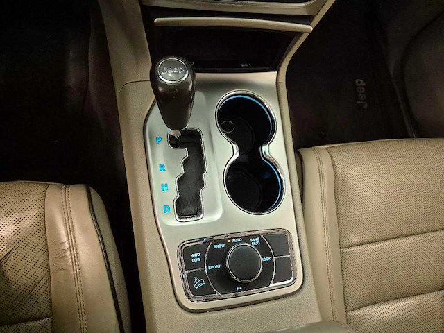 Jeep grand cherokee 3.6 overland 2011 | 94-nxz-9 - afbeelding 9 van  24