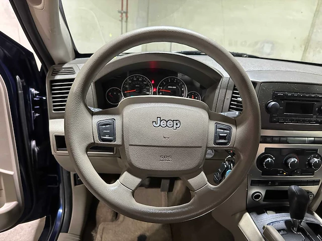 Jeep grand cherokee 4.7 v8 laredo 231pk 2005, 85-zp-vb youngtimer - afbeelding 9 van  39