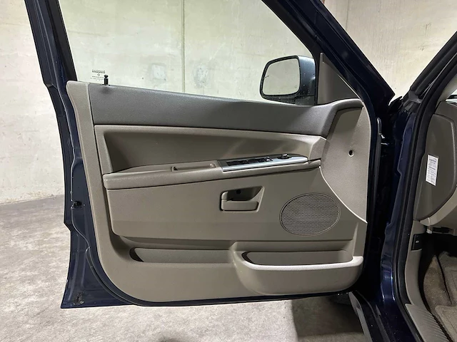 Jeep grand cherokee 4.7 v8 laredo 231pk 2005, 85-zp-vb youngtimer - afbeelding 20 van  39