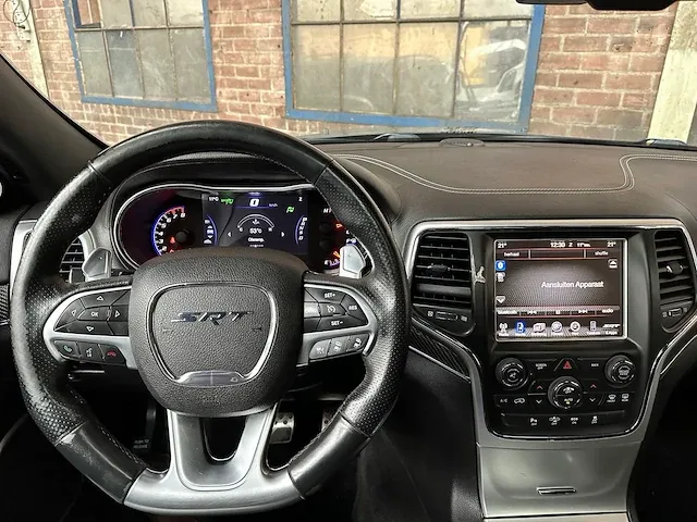 Jeep grand cherokee srt8 6.4 v8 468pk 2014 -orig. nl-, vh-541-b - afbeelding 15 van  57