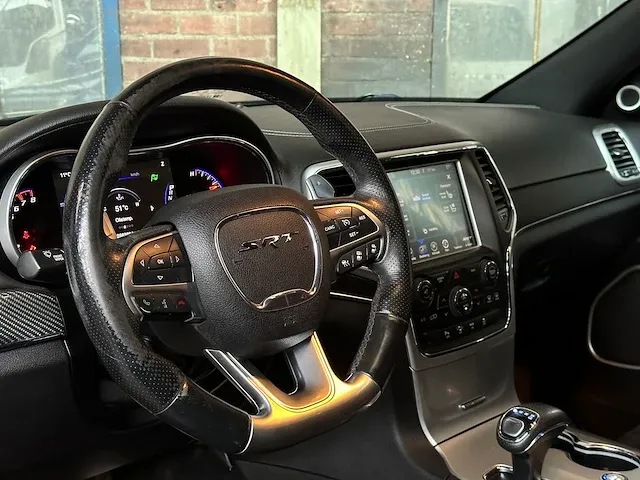 Jeep grand cherokee srt8 6.4 v8 468pk 2014 -orig. nl-, vh-541-b - afbeelding 14 van  57