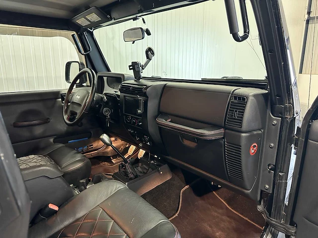 Jeep wrangler 2.4i softtop 4x4 j-897-zj - afbeelding 2 van  20
