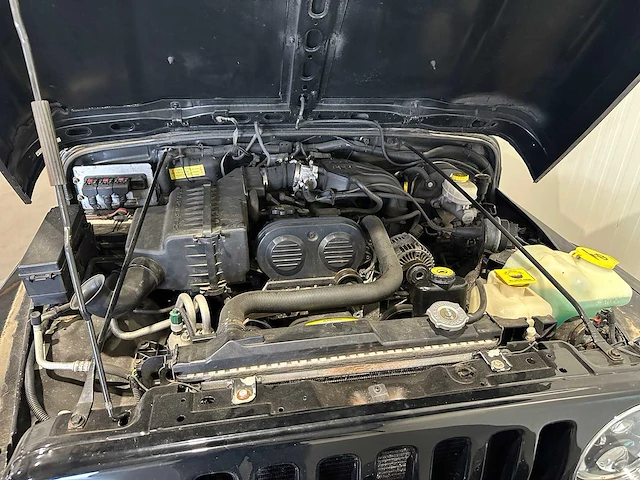 Jeep wrangler 2.4i softtop 4x4 j-897-zj - afbeelding 11 van  20