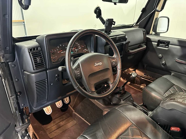 Jeep wrangler 2.4i softtop 4x4 j-897-zj - afbeelding 20 van  20