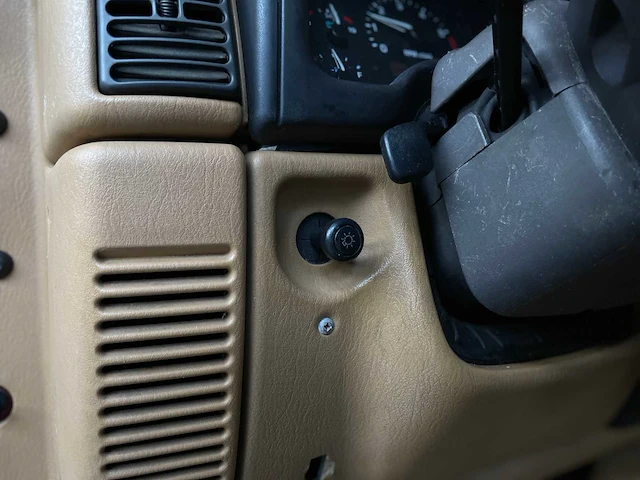 Jeep wrangler 2.5i softtop + hardtop 118pk 1998, n-946-bp - afbeelding 33 van  60