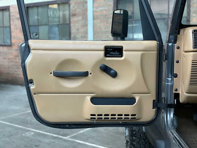 Jeep wrangler 2.5i softtop + hardtop 118pk 1998, n-946-bp - afbeelding 43 van  60
