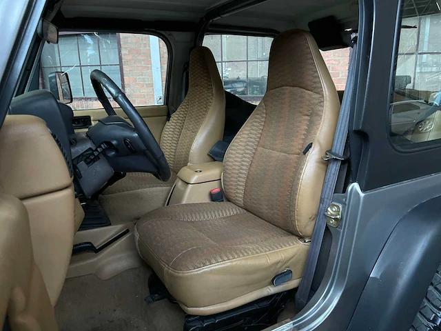Jeep wrangler 2.5i softtop + hardtop 118pk 1998, n-946-bp - afbeelding 48 van  60